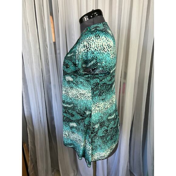 knit top jeweled collared green animal print - Picture 5 of 9